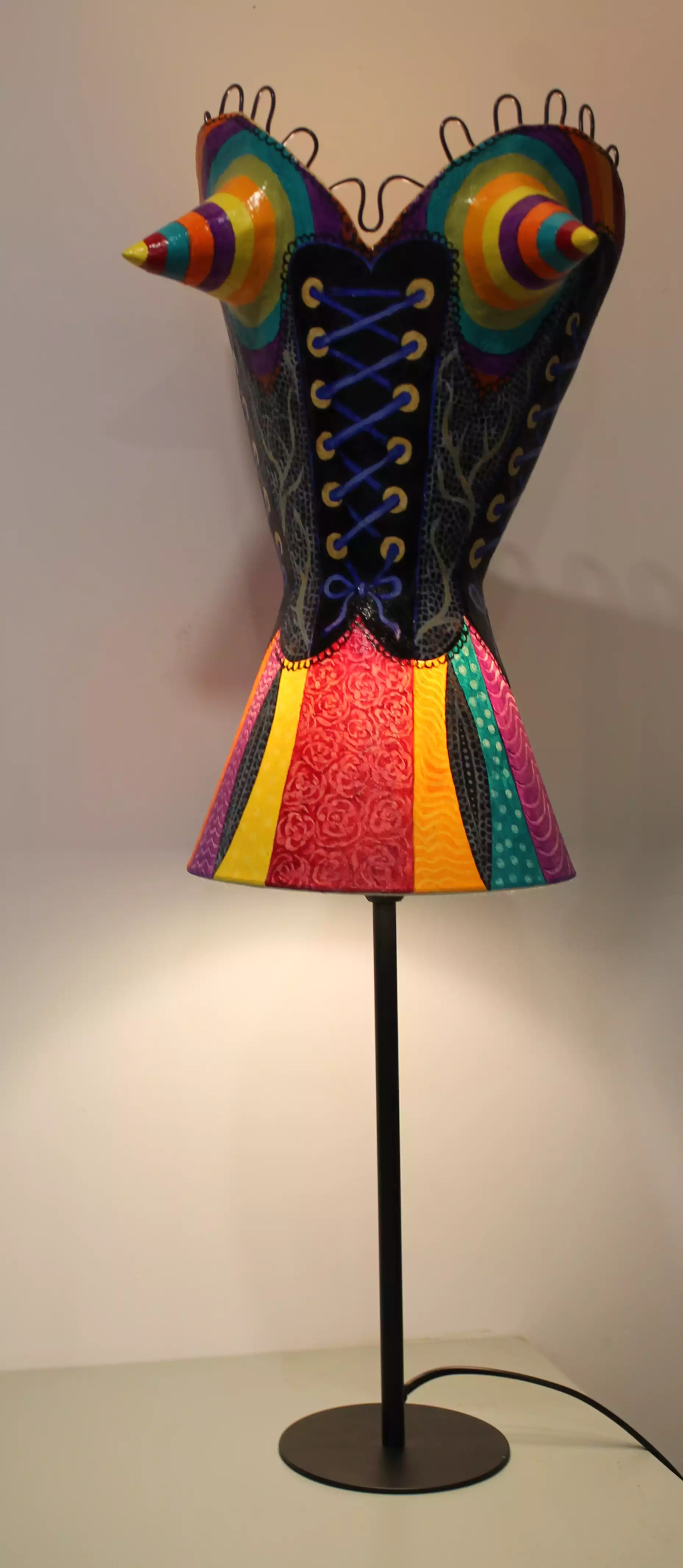 lampe couleurs niki de saint phalle